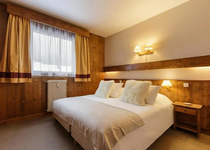 Sunny Nest - View Of Mb Montroc - Happy *