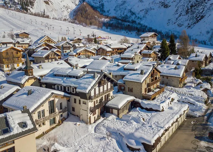 Апартаменти Sunny Nest - View Of Mb Montroc - Happy